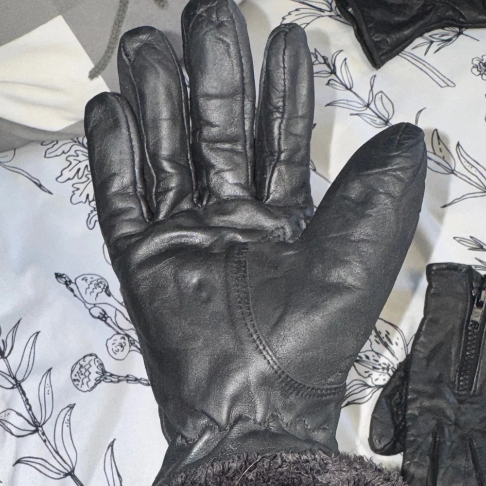 Black Leather Women's Gloves